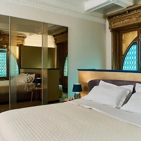 Glam Time Gasthuis Genua